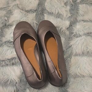 Elegant Gray Women's Flats